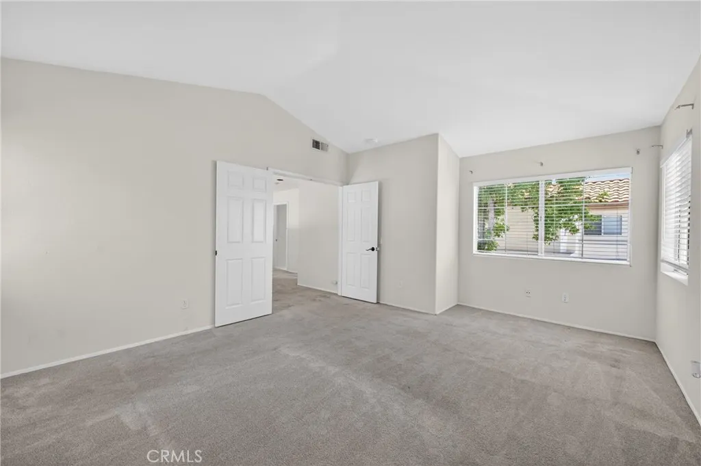 https://cdn.realtyfeed.com/cdn/127/306743381/89bf4b44835e1647c1487ecc43cddd4d.webp