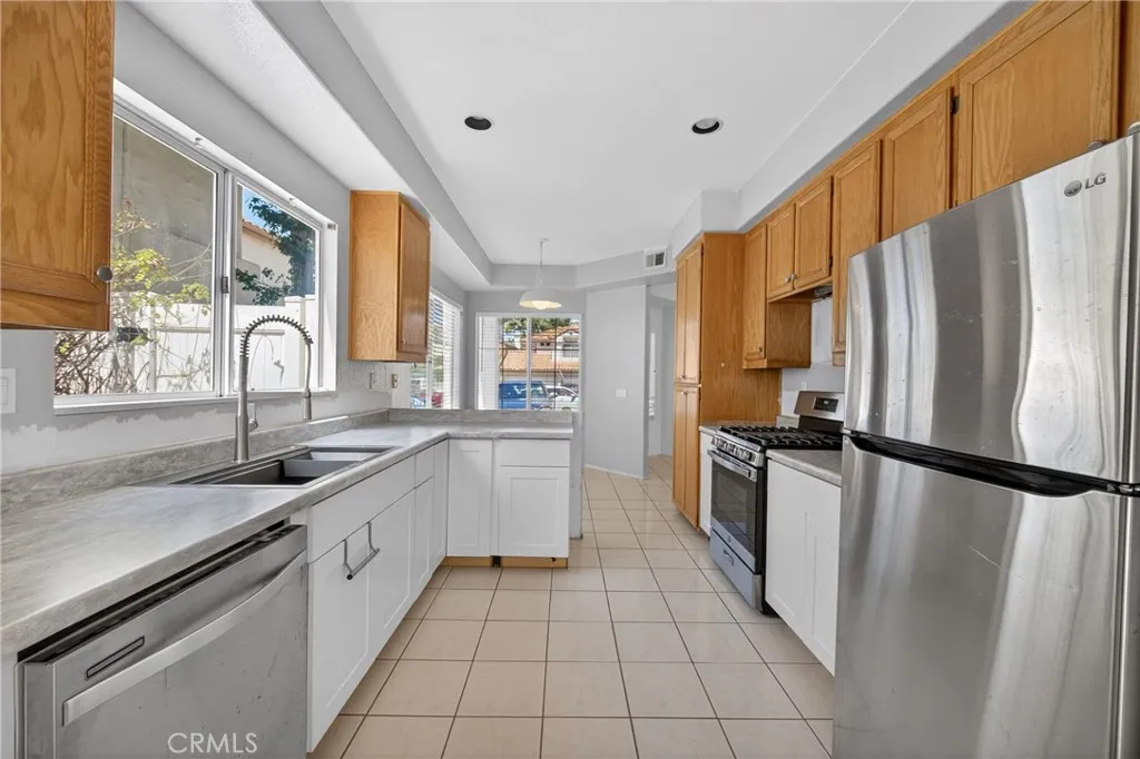 https://cdn.realtyfeed.com/cdn/127/306743381/a34063949955baf34c74367e5a65407e.webp