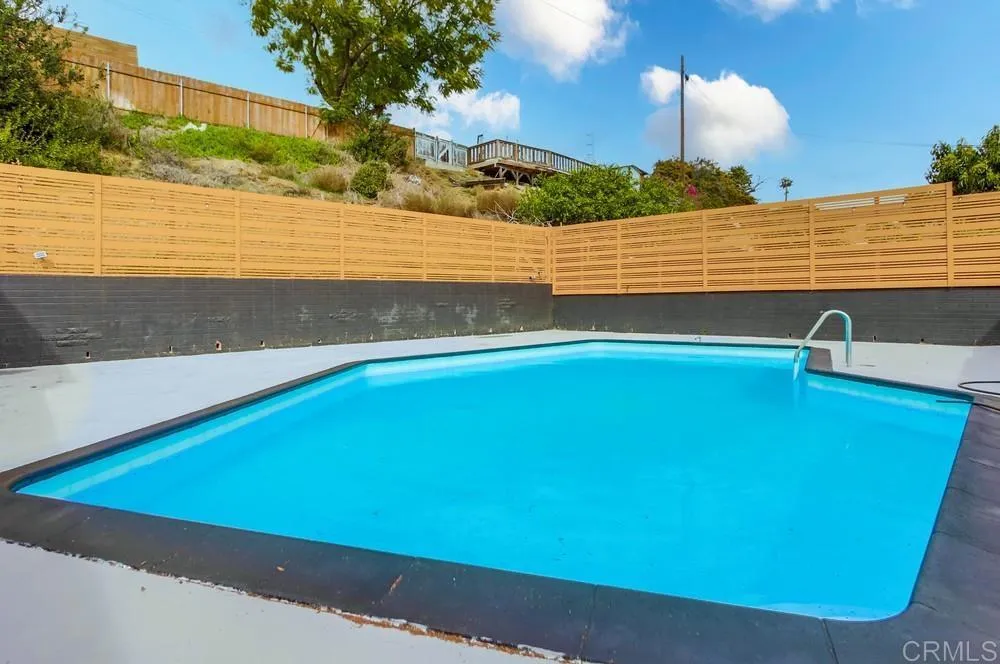 https://cdn.realtyfeed.com/cdn/127/306743386/f22135fa7a12badb38457fbddce9a62b.webp