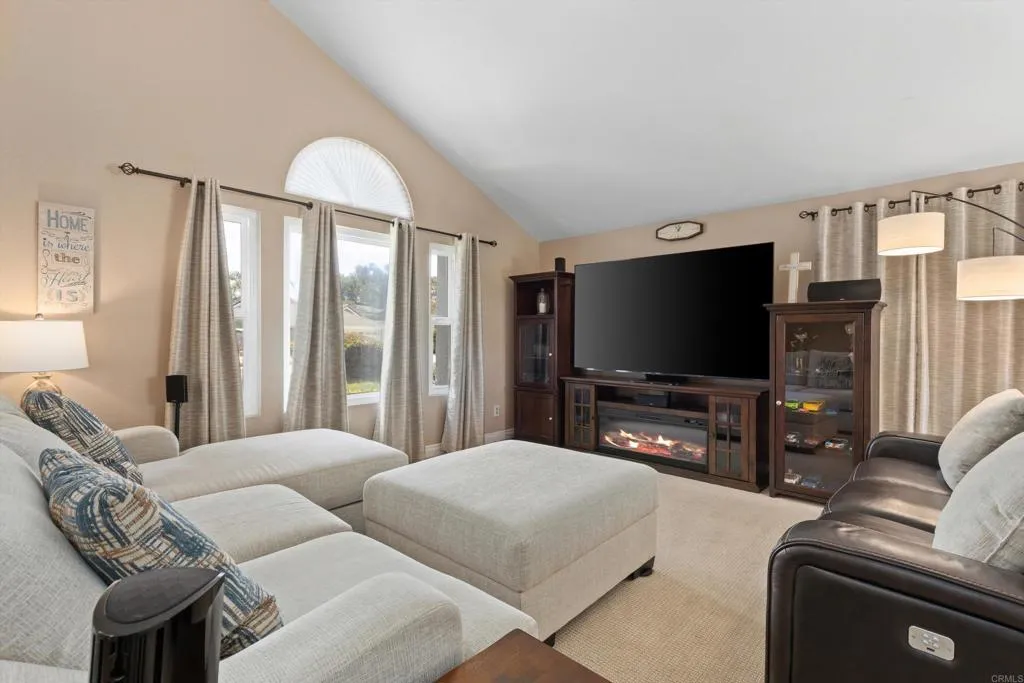https://cdn.realtyfeed.com/cdn/127/306743436/b2f246af8b3f074273df87a78118fae9.webp