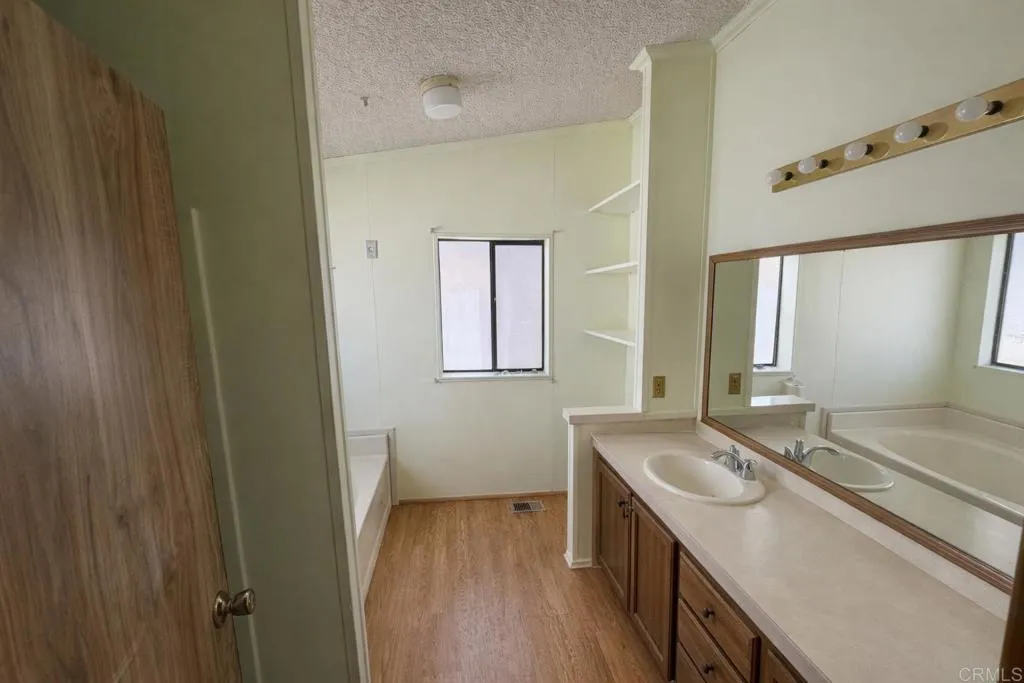 https://cdn.realtyfeed.com/cdn/127/306743462/47c182c18b874931626d4cad396e4dd4.webp