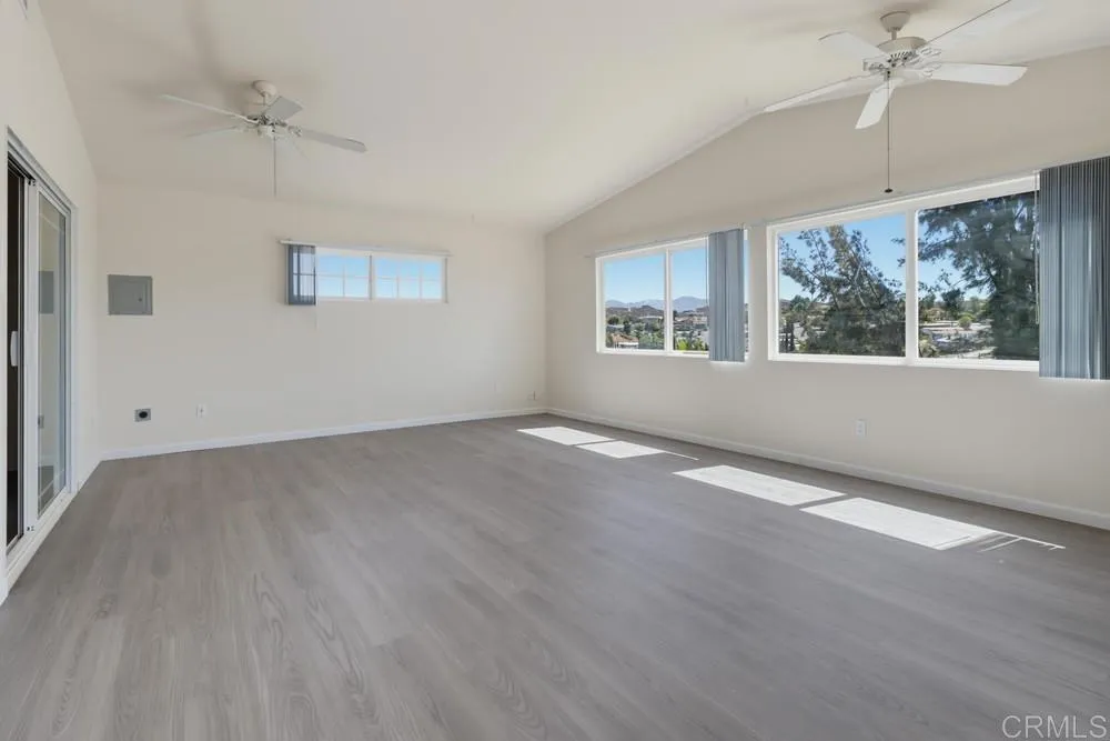 https://cdn.realtyfeed.com/cdn/127/306743543/0321c27e34df9bcff7865b04397c5b45.webp