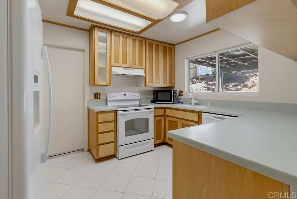 https://cdn.realtyfeed.com/cdn/127/306743543/0d206e07cf80f0bd93e0eab9e764f943.webp