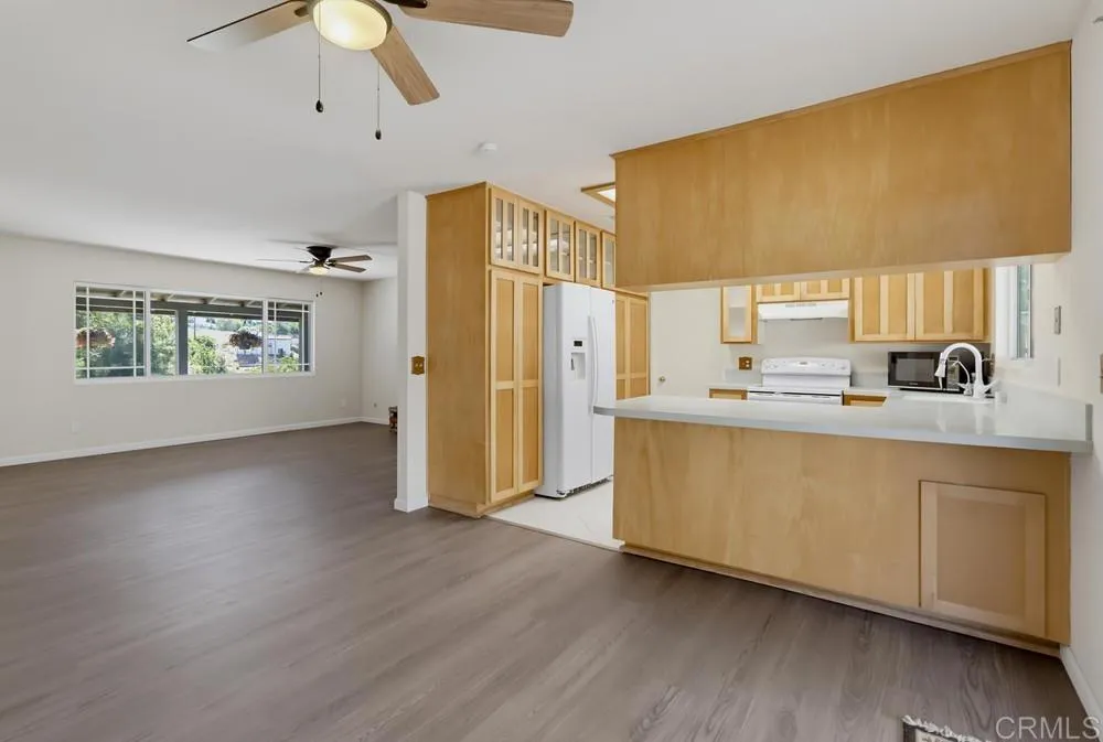 https://cdn.realtyfeed.com/cdn/127/306743543/592f1147f2b78f7b743011f6015dbed7.webp