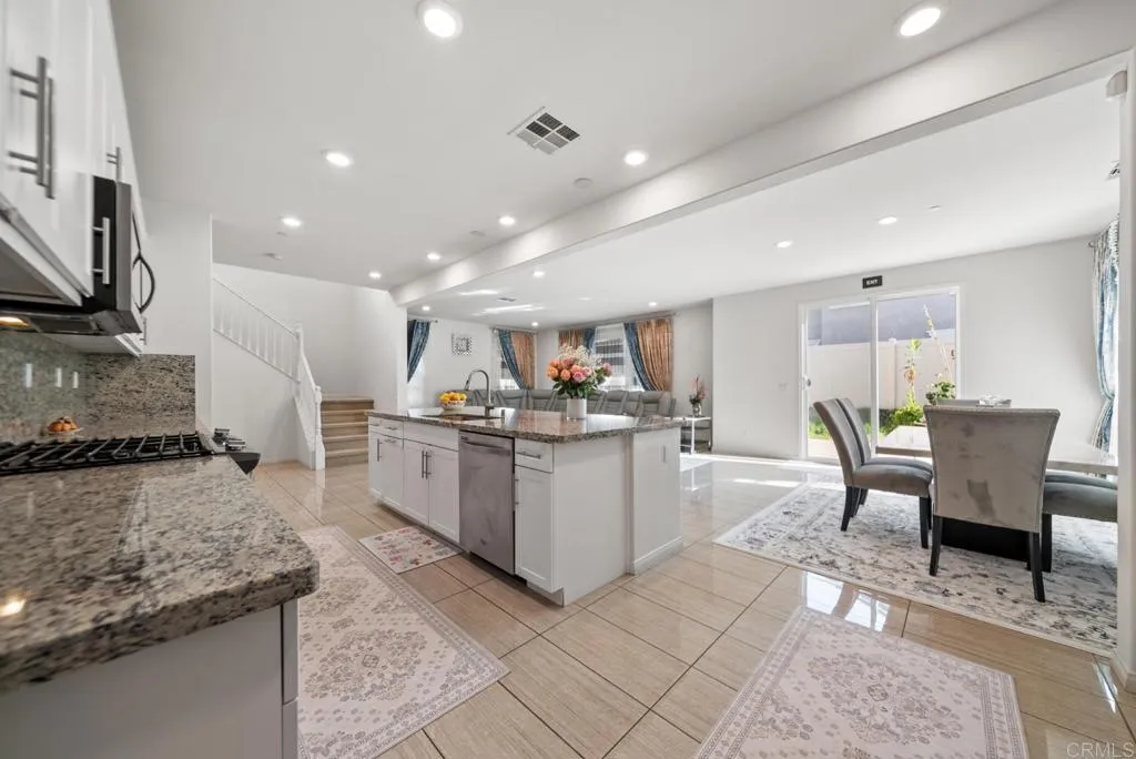 https://cdn.realtyfeed.com/cdn/127/306743609/4cc81d5f9aa838145127b3a348d3ad52.webp