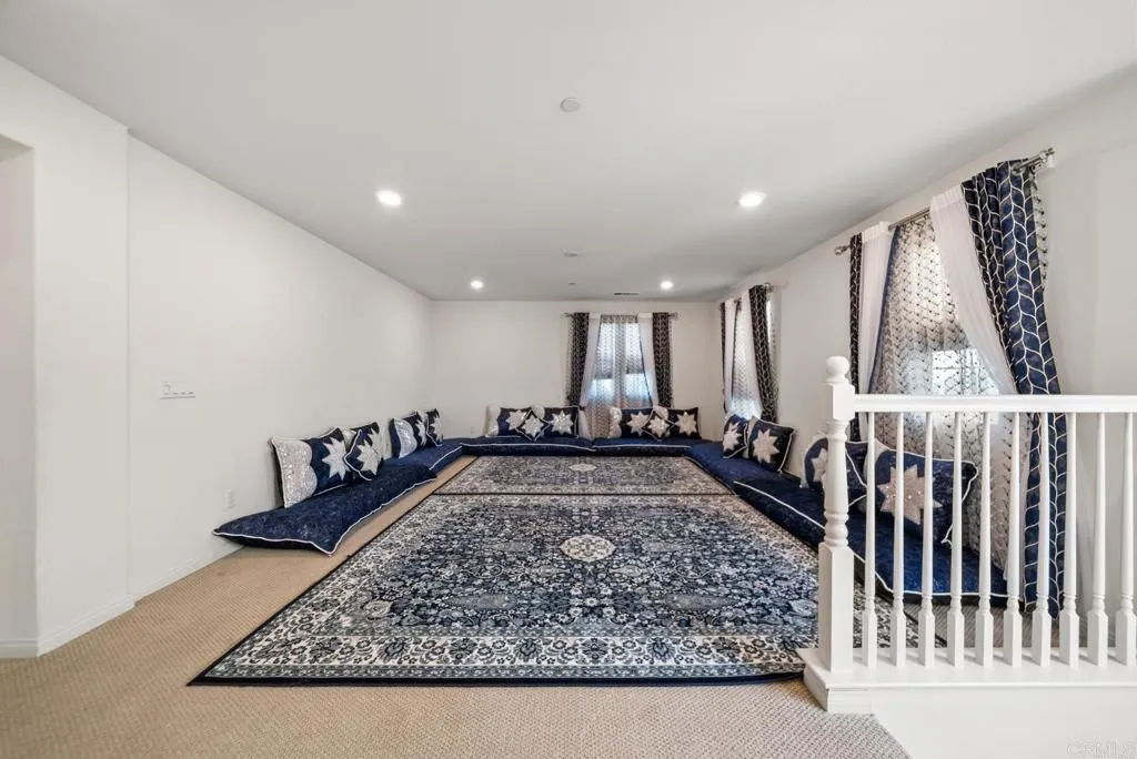 https://cdn.realtyfeed.com/cdn/127/306743609/867dd6d4eac6f9c2805a3cee96e81cd2.webp