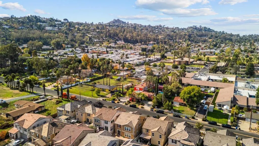 https://cdn.realtyfeed.com/cdn/127/306743609/9b32ec7a2c3ec658343285f22c12ccdf.webp
