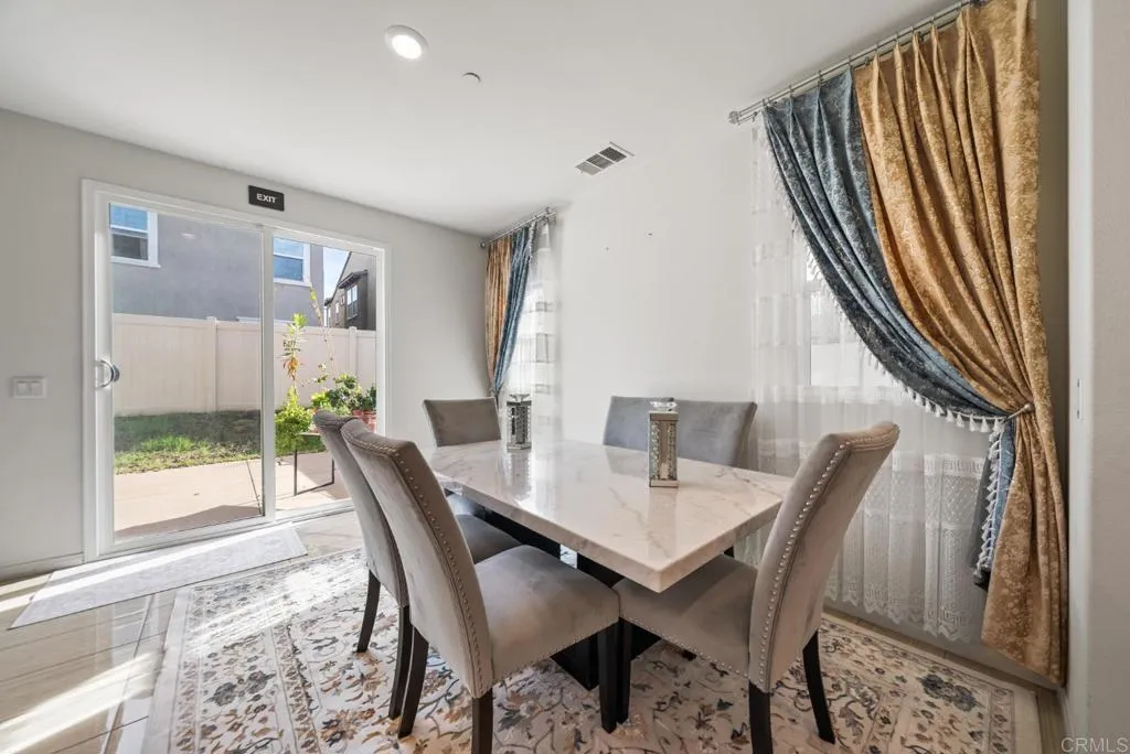 https://cdn.realtyfeed.com/cdn/127/306743609/da9047d78aa60506743da4e098a4b5ee.webp