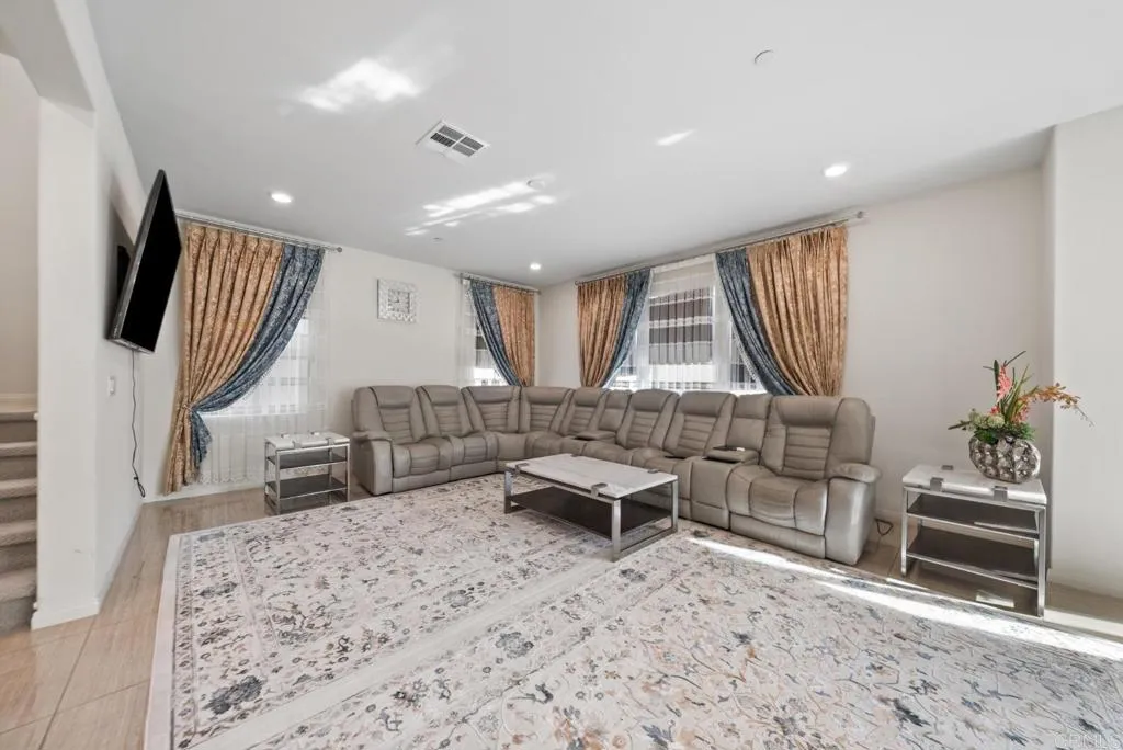 https://cdn.realtyfeed.com/cdn/127/306743609/fff84eff5637e2374741d88a9715dd66.webp