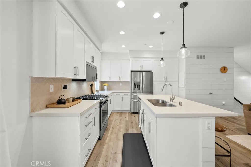 https://cdn.realtyfeed.com/cdn/127/306743775/58963f9537bbff1f1b11c6e0933ffff4.webp