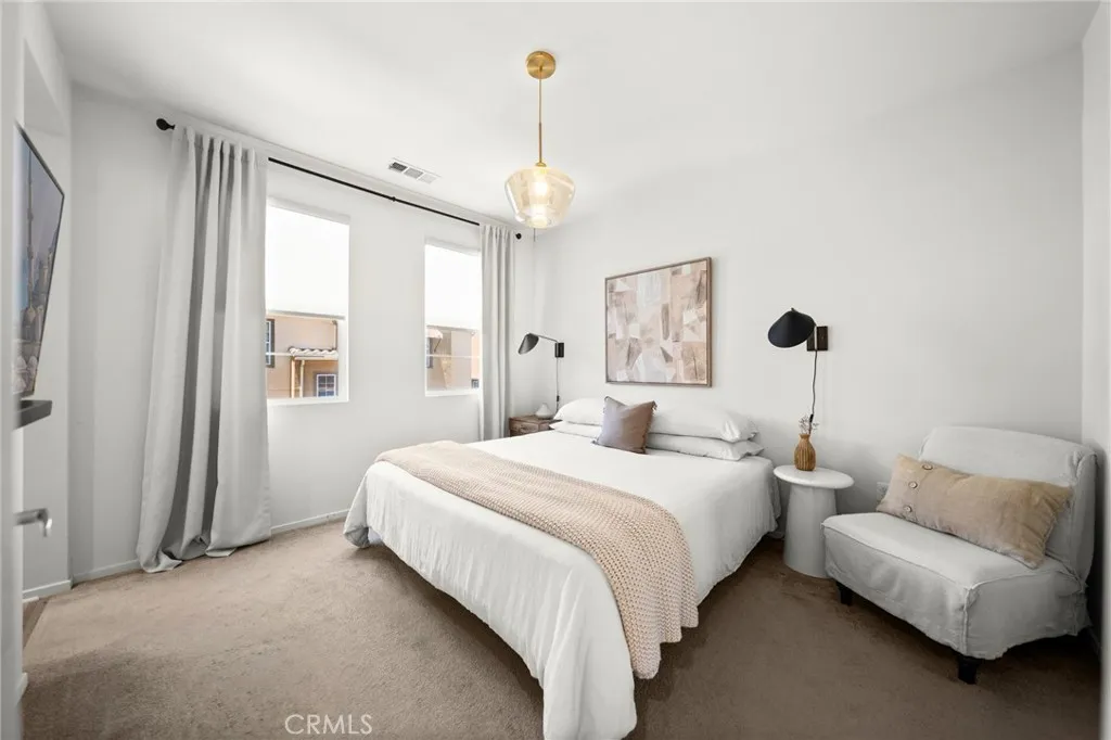 https://cdn.realtyfeed.com/cdn/127/306743775/717ed0b8dd9e9efd92059ab587abbe7a.webp