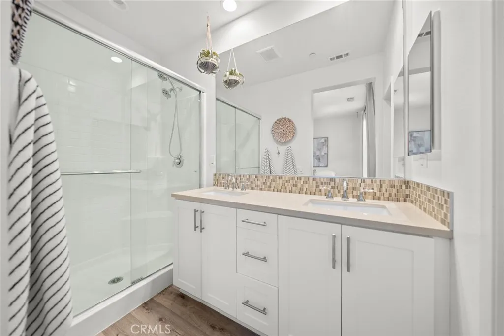 https://cdn.realtyfeed.com/cdn/127/306743775/795f966c8eac7ddb7ac9345baecb5184.webp