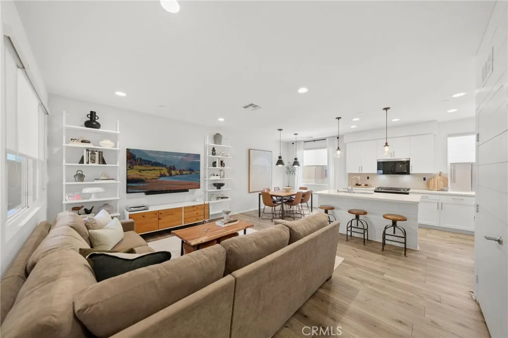 https://cdn.realtyfeed.com/cdn/127/306743775/f243be7cec69e5617ddf017912a00992.webp