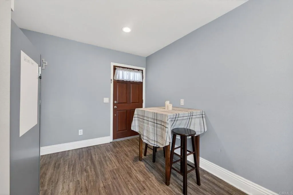 https://cdn.realtyfeed.com/cdn/127/306743808/ff67f915c2b340f41c8f828283eaa707.webp