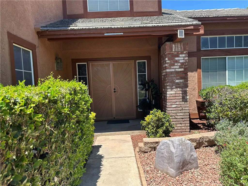 14800 Snake River Court, Victorville, CA 92392 - Photo 4 of 34, Victorville, CA