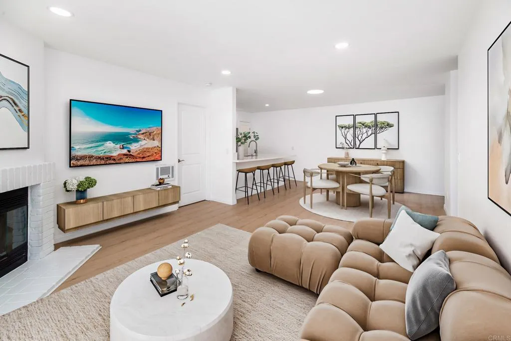https://cdn.realtyfeed.com/cdn/127/306743870/163d9a3f9115c58537ab6c14914fd468.webp