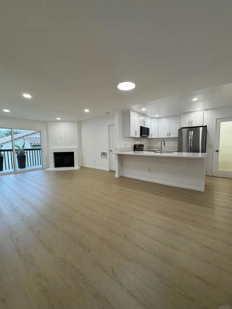 https://cdn.realtyfeed.com/cdn/127/306743870/31d0d1b5d8ec0aa8bf731392304b868c.webp