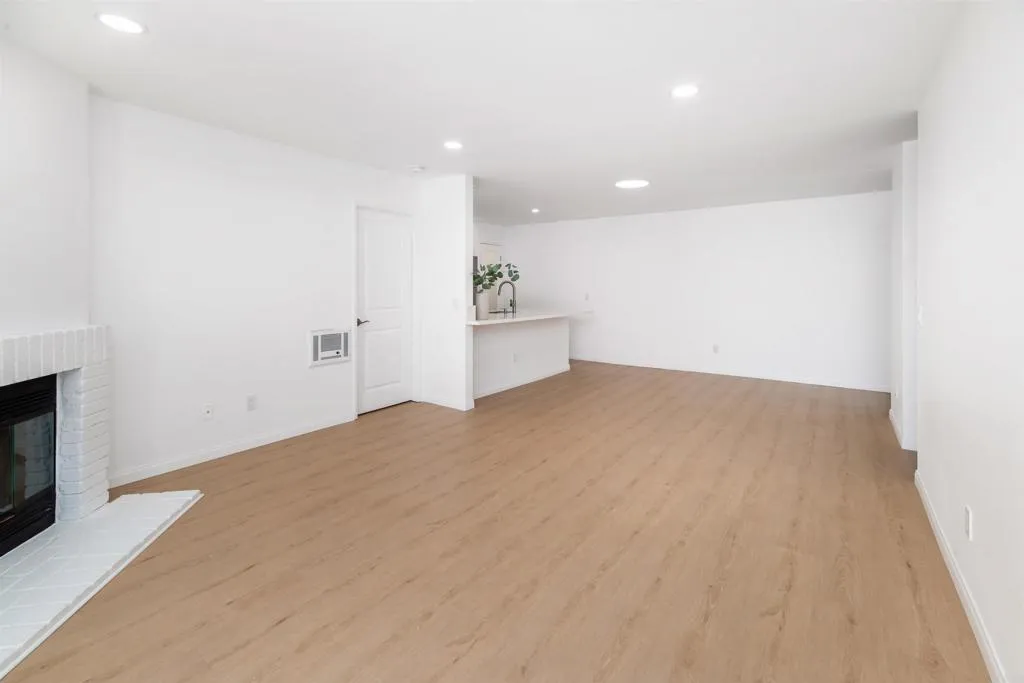 https://cdn.realtyfeed.com/cdn/127/306743870/c55f2c7c4e5657790c164c4a3e48ee9e.webp