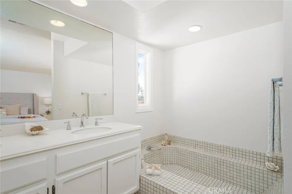 https://cdn.realtyfeed.com/cdn/127/306743893/1a8fcdae3d562e09929f777e104f629a.webp