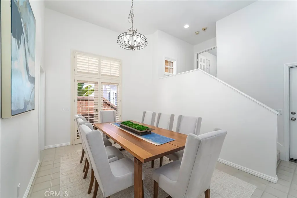 https://cdn.realtyfeed.com/cdn/127/306743893/2f1729a179db01123866160bd7872ba1.webp