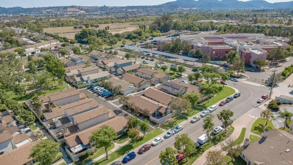 https://cdn.realtyfeed.com/cdn/127/306743945/00de0a48d67d07319852d4af08cb0f07.webp