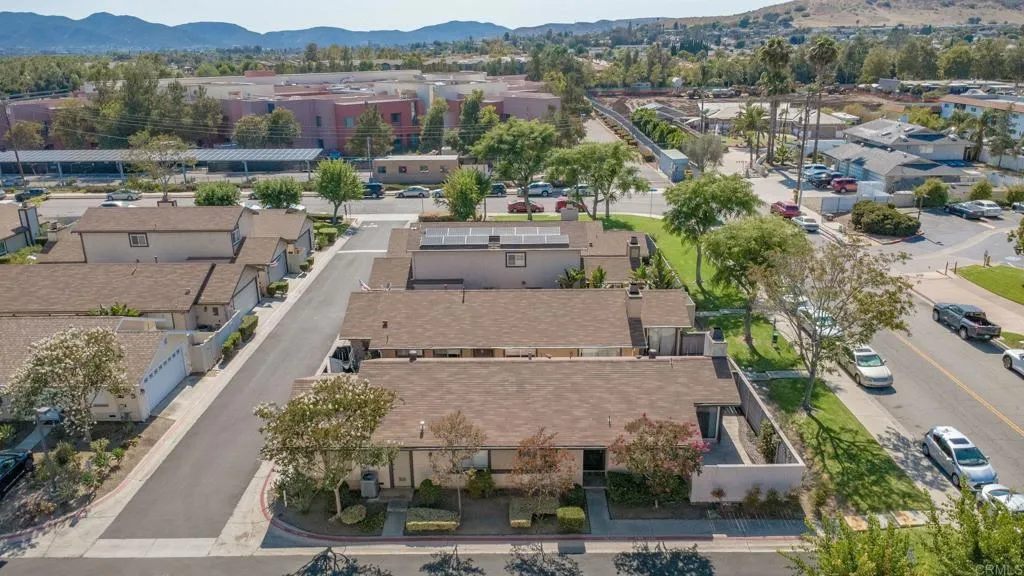https://cdn.realtyfeed.com/cdn/127/306743945/78a852731001c764cfadf0badba5e29e.webp