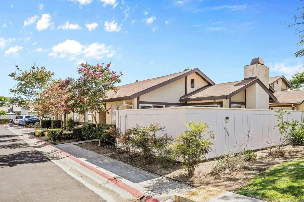 https://cdn.realtyfeed.com/cdn/127/306743945/8710a5d45f11ef289579b285f20fc083.webp