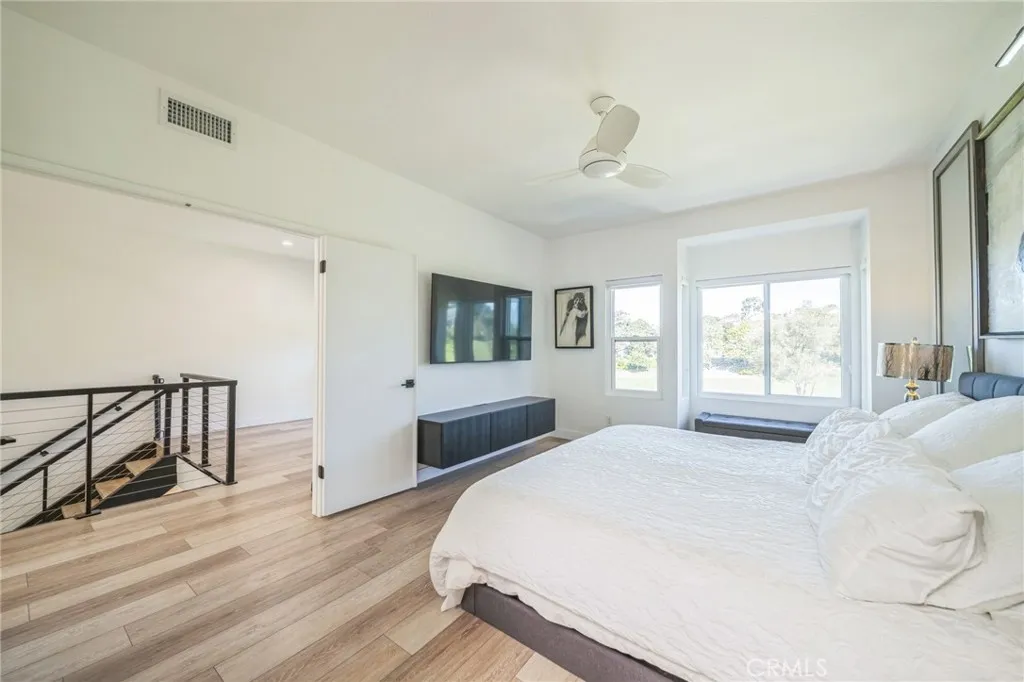Photo #17: TR26129371 Listing: Photo #17