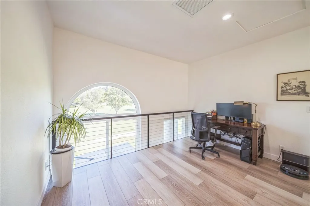 Photo #6: TR26129371 Listing: Photo #6
