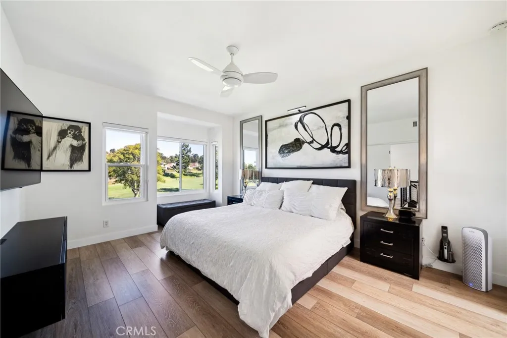 Photo #19: TR26129371 Listing: Photo #19