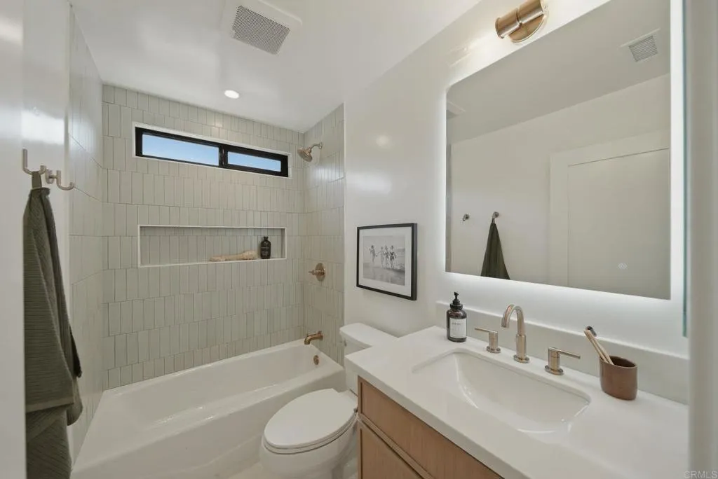 https://cdn.realtyfeed.com/cdn/127/306744078/fbdc404cdd94d85a9ba6b19481cd942e.webp