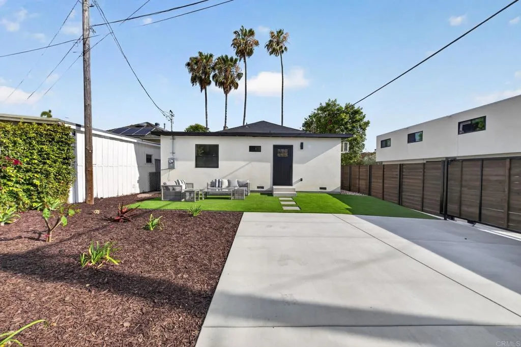 https://cdn.realtyfeed.com/cdn/127/306744089/298d7f42860f3e0304343c70acf2eed9.webp