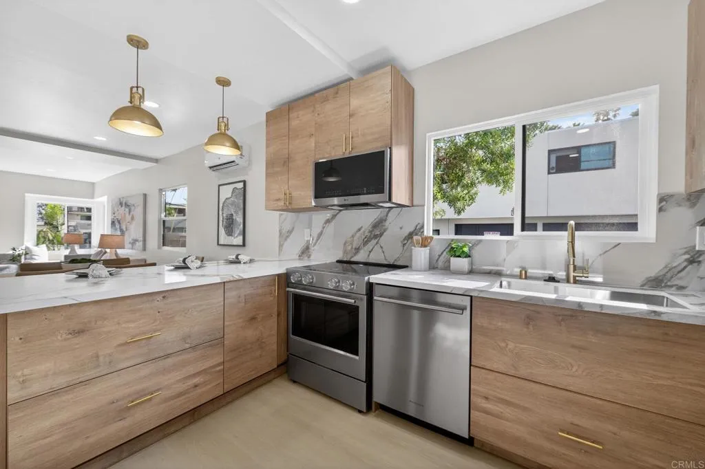 https://cdn.realtyfeed.com/cdn/127/306744089/30ee67de57bf4b763ebc24cb6debc704.webp