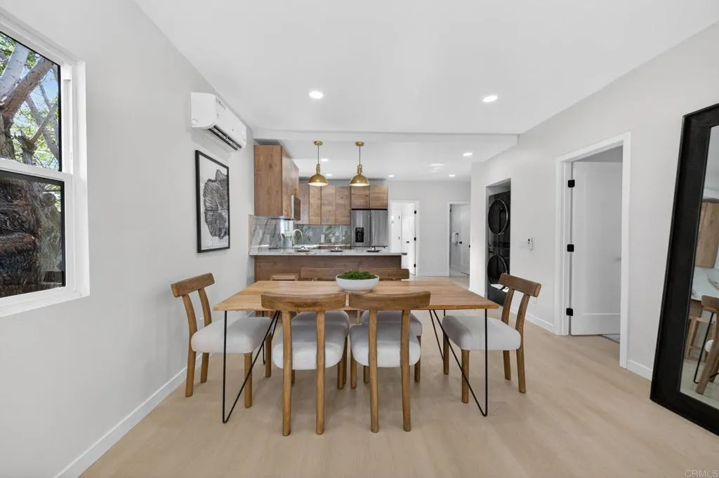 https://cdn.realtyfeed.com/cdn/127/306744089/d006de5c0c9a3a1ca9e1f9700f0933a2.webp
