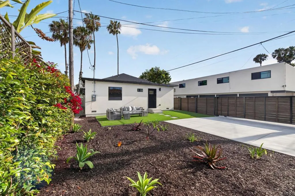 https://cdn.realtyfeed.com/cdn/127/306744089/ef495fa11587a2b666eef86652663b53.webp