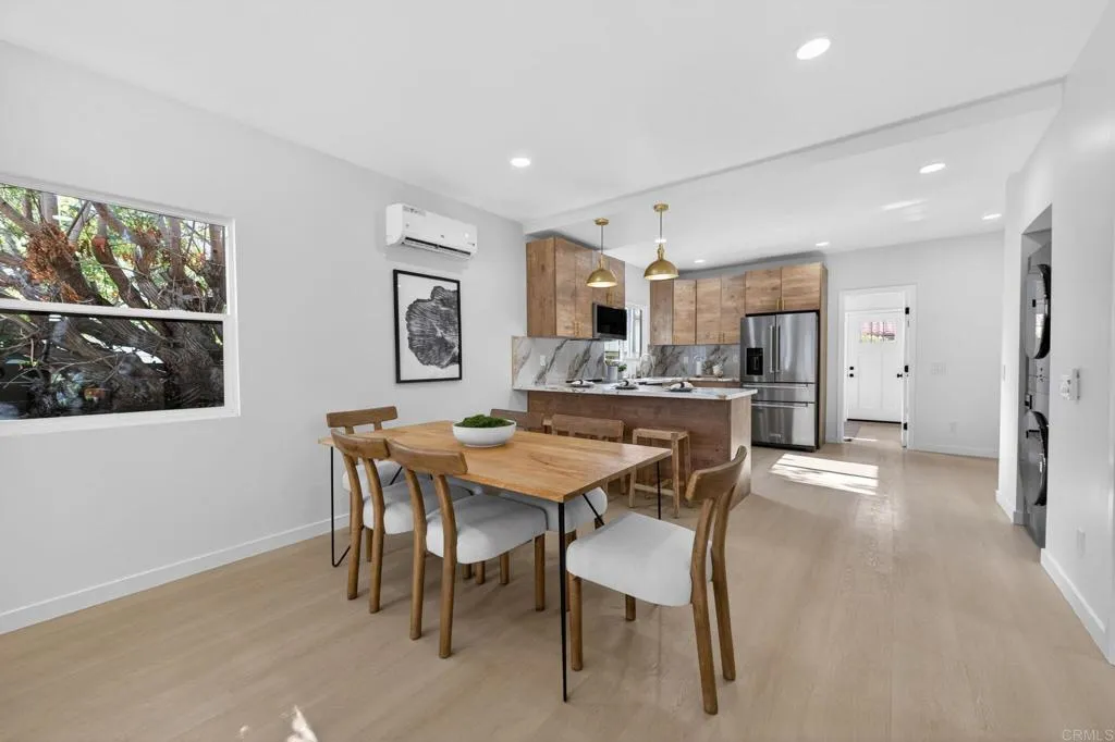 https://cdn.realtyfeed.com/cdn/127/306744089/fc0b8610569d87a0bb35318a5fc00daa.webp