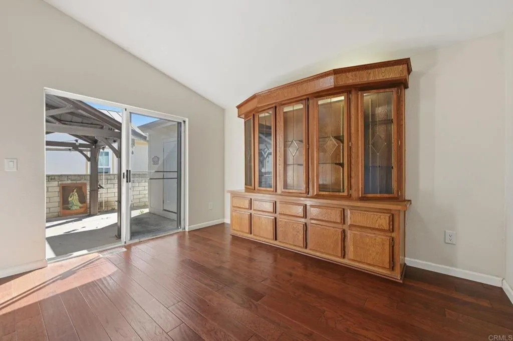 https://cdn.realtyfeed.com/cdn/127/306744145/12b60613c7475fb284db5ea0e3b52579.webp