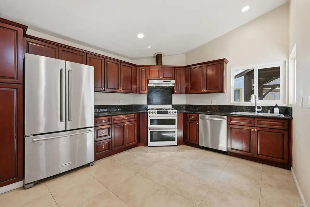 https://cdn.realtyfeed.com/cdn/127/306744145/1497722f4479fcbad3cfdbdd5183ea27.webp