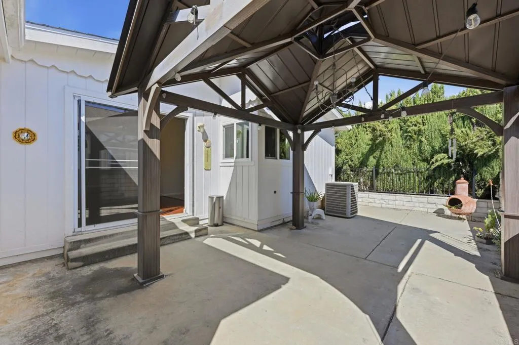https://cdn.realtyfeed.com/cdn/127/306744145/ca49f76f35f003b2640b872132562061.webp