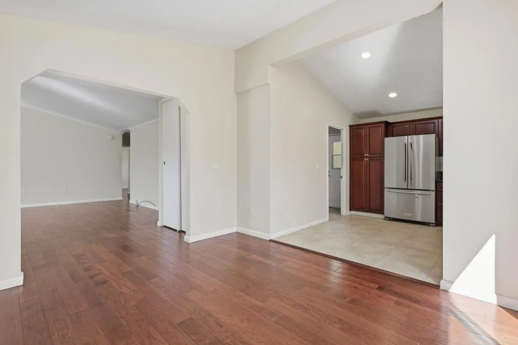 https://cdn.realtyfeed.com/cdn/127/306744145/ccfc0fab731e2598da332a7f1c9b17d9.webp