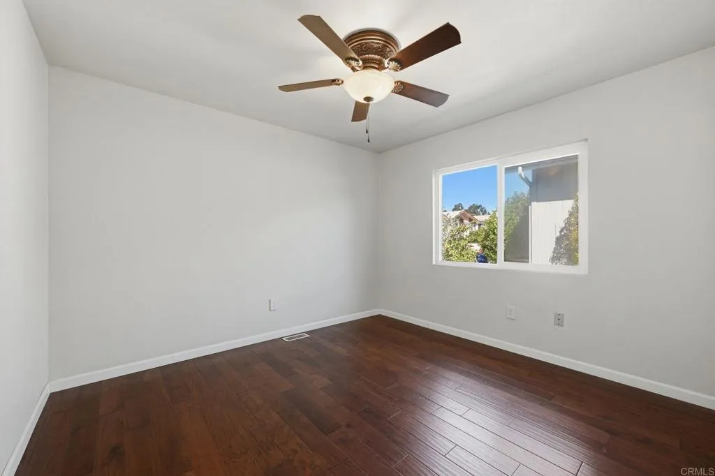 https://cdn.realtyfeed.com/cdn/127/306744145/d140808b8feba21fee2df300f4320aa8.webp