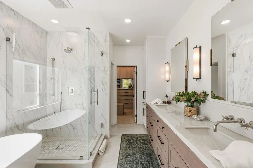 https://cdn.realtyfeed.com/cdn/127/306744182/87c26c2d05b88629add5ae43c63f0455.webp