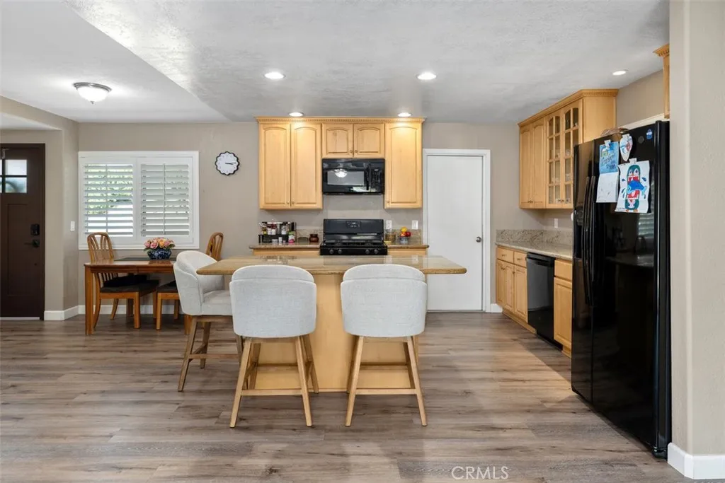 https://cdn.realtyfeed.com/cdn/127/306744184/0d18f256d71e6915ff9c3f0b17127d23.webp