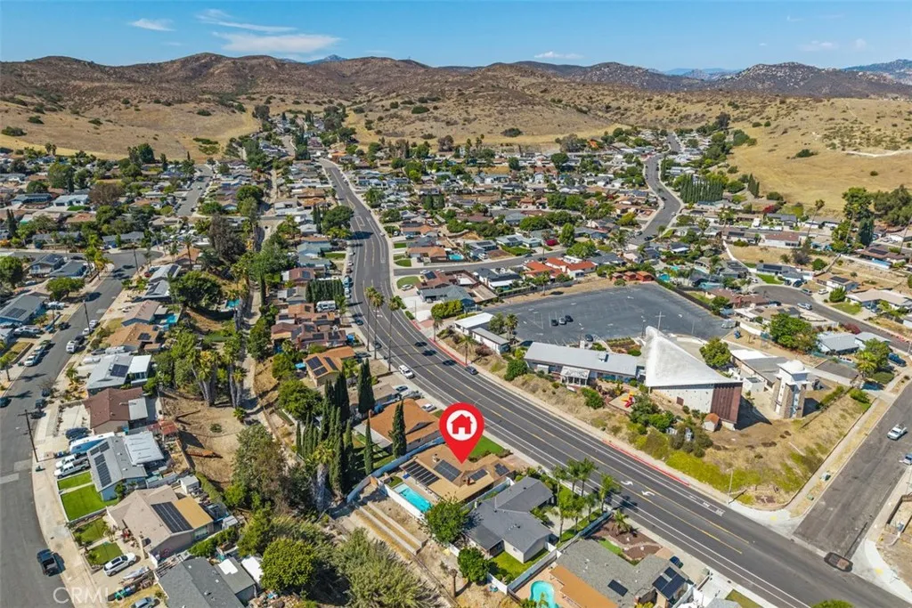 https://cdn.realtyfeed.com/cdn/127/306744184/38cbaf867e1f18f1201b6317077c2084.webp