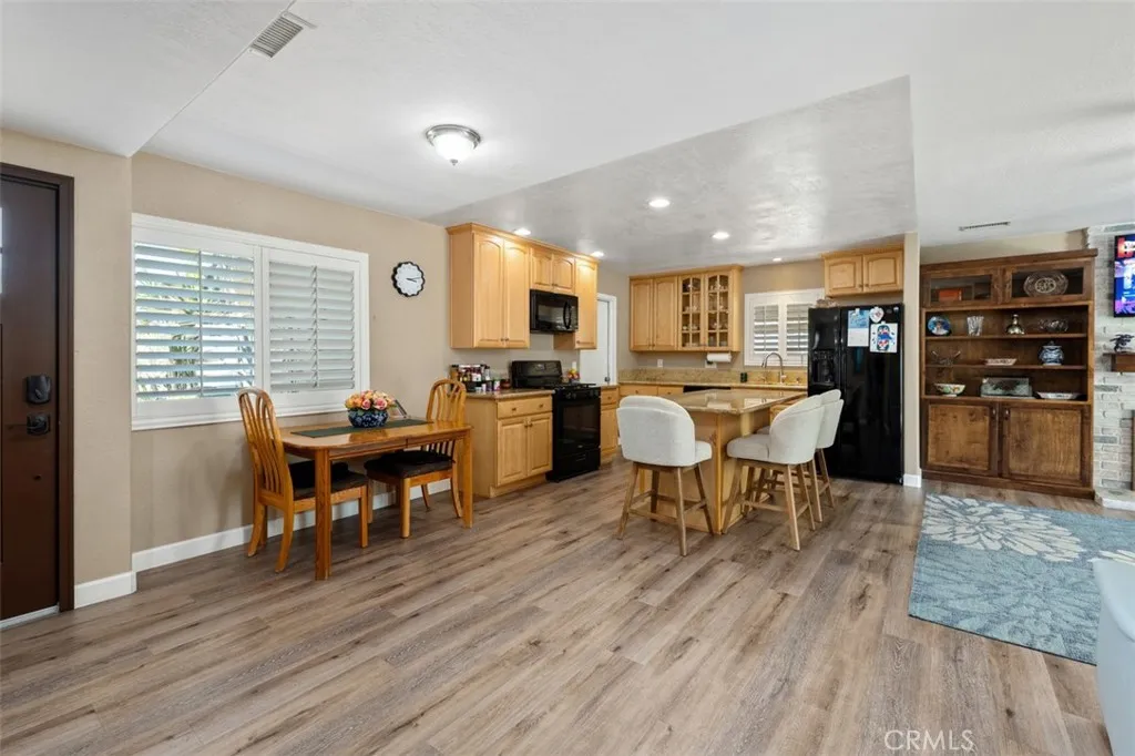 https://cdn.realtyfeed.com/cdn/127/306744184/3a1ee037c2f54c6910d2dbc34b1ad1a6.webp