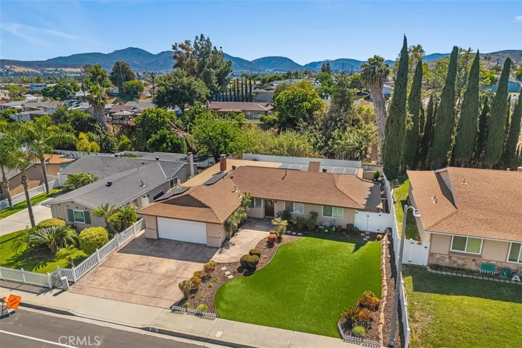 https://cdn.realtyfeed.com/cdn/127/306744184/42630530a12cb1bf71778e7d54c16484.webp