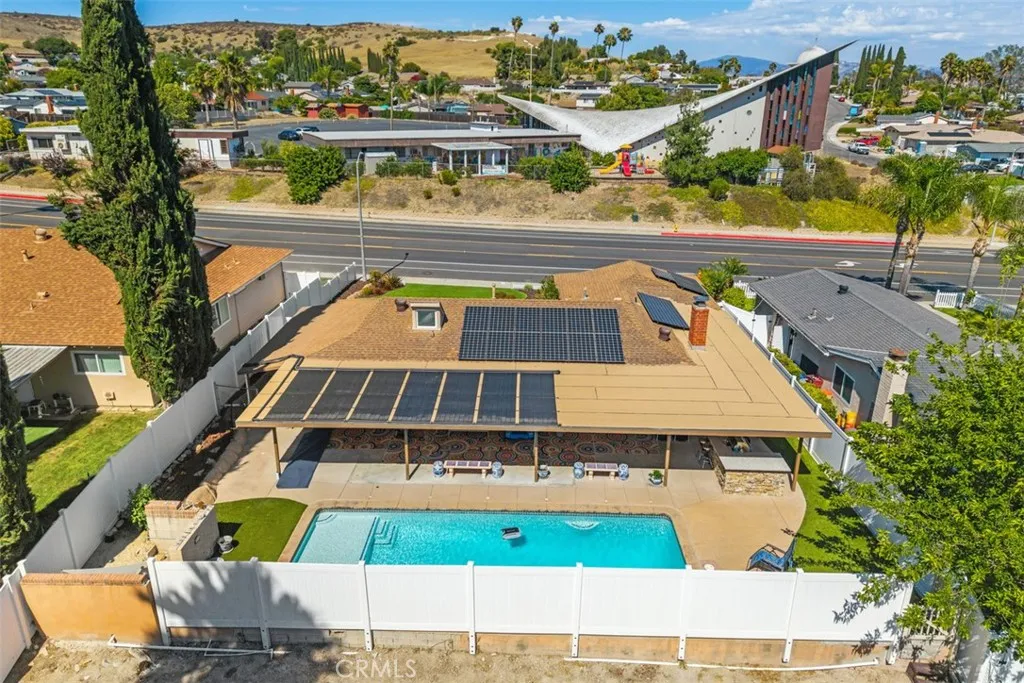 https://cdn.realtyfeed.com/cdn/127/306744184/9ad2bdb5d002444f1d411e02a9003f90.webp
