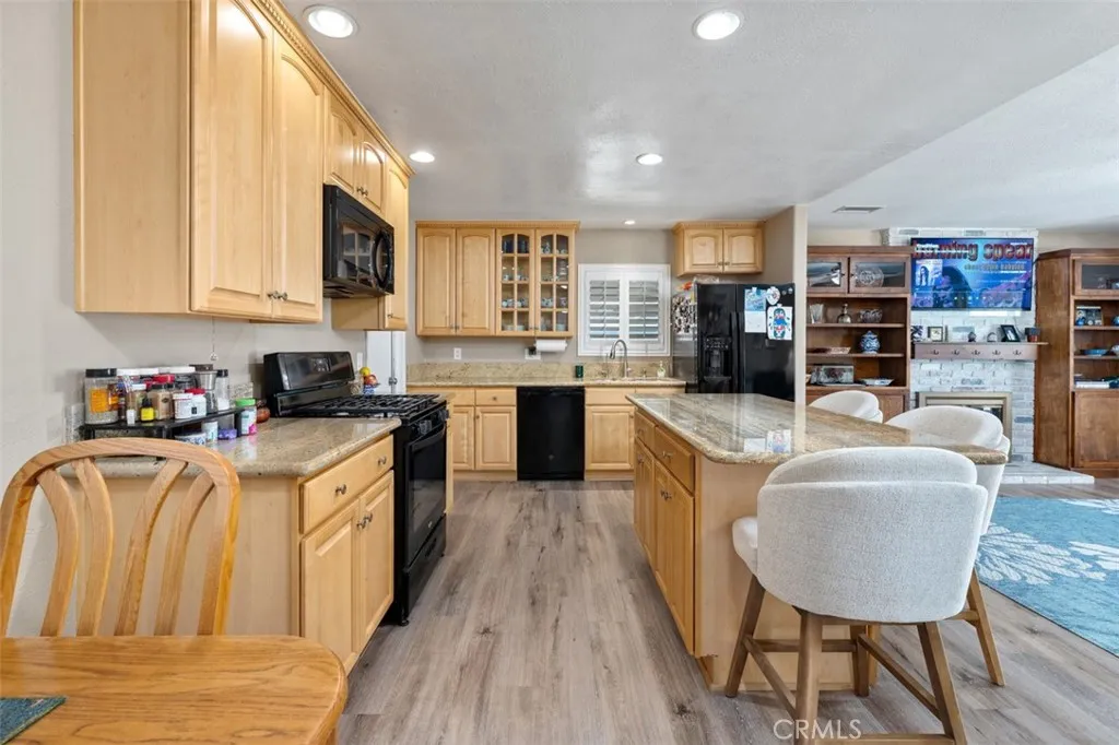 https://cdn.realtyfeed.com/cdn/127/306744184/b38e73edbbee03809d18b8f75af55c3f.webp