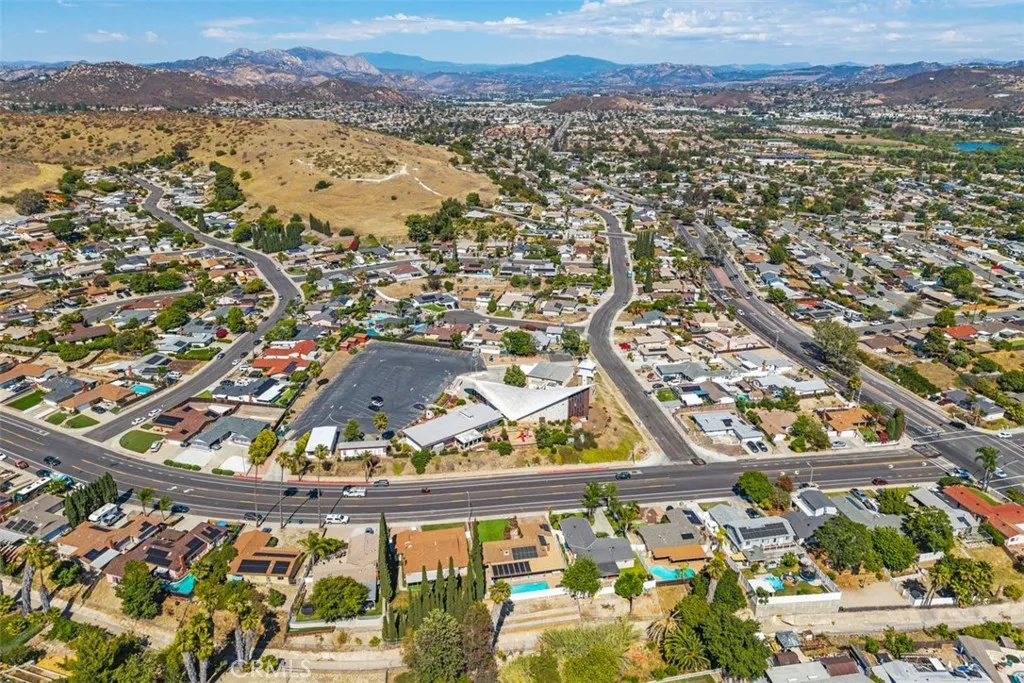 https://cdn.realtyfeed.com/cdn/127/306744184/d6dfe7b65ea54a6ff855e636eadacea5.webp