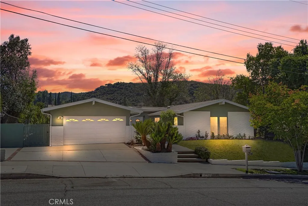 Calabasas, CA 91302
